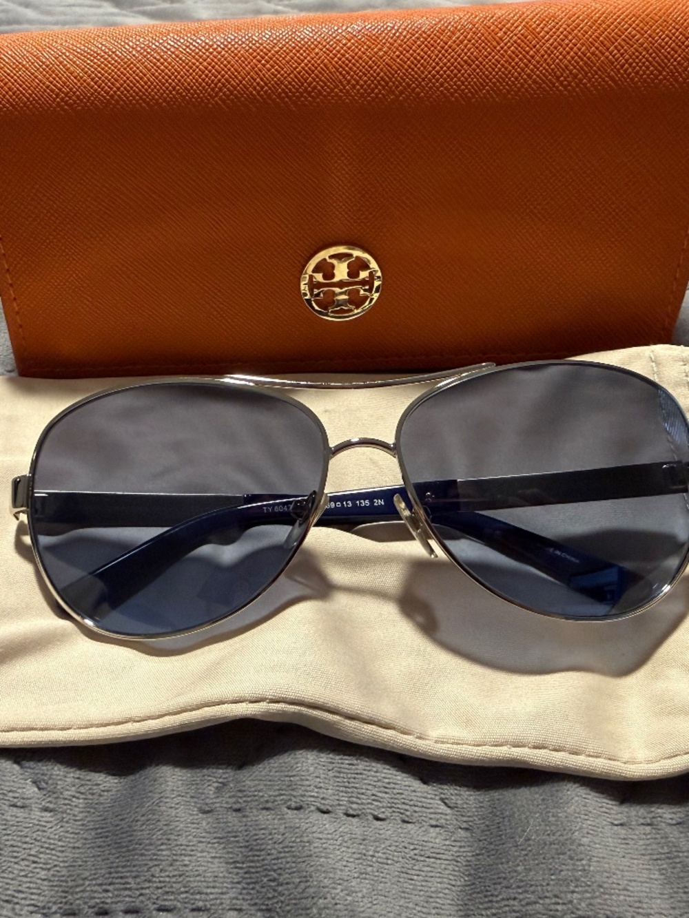 Tory Burch TY6047 31618F Silver Aviator Sunglasses Blue Gradient Lenses w/ Case